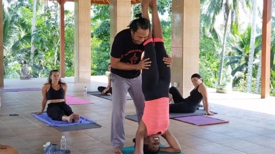 Enjoy daily morning yoga classes and afternoon sessions every other day at Bali Green Retreat.